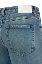 Lade das Bild in den Galerie-Viewer, Closed Wide Jeans - Style Name Gillan
